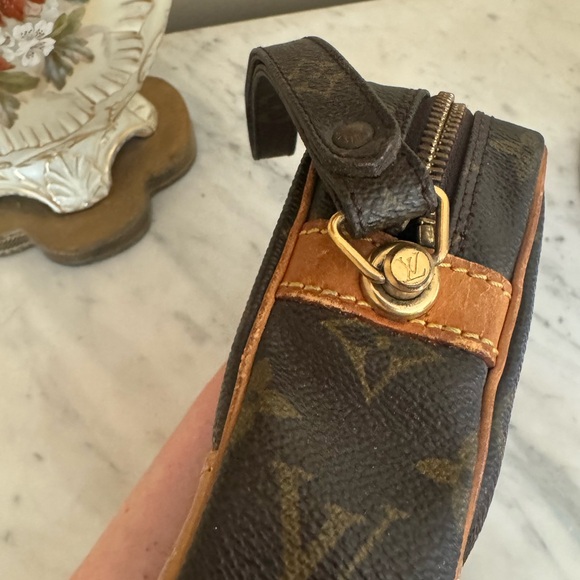 Louis Vuitton Wristlet - Picture 9 of 11